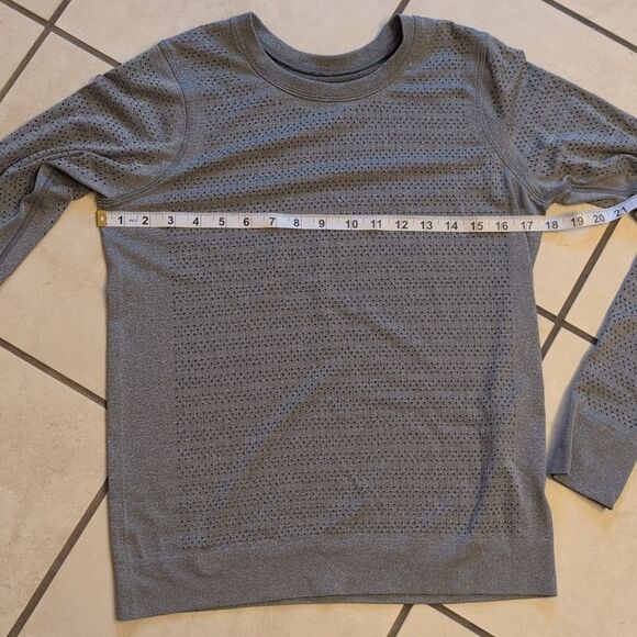 Lululemon Breeze By Long sleeve Perforated Top Slate Grey Size 6 - Picture 5 of 9